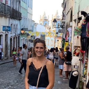 Meet your Posher, Laure